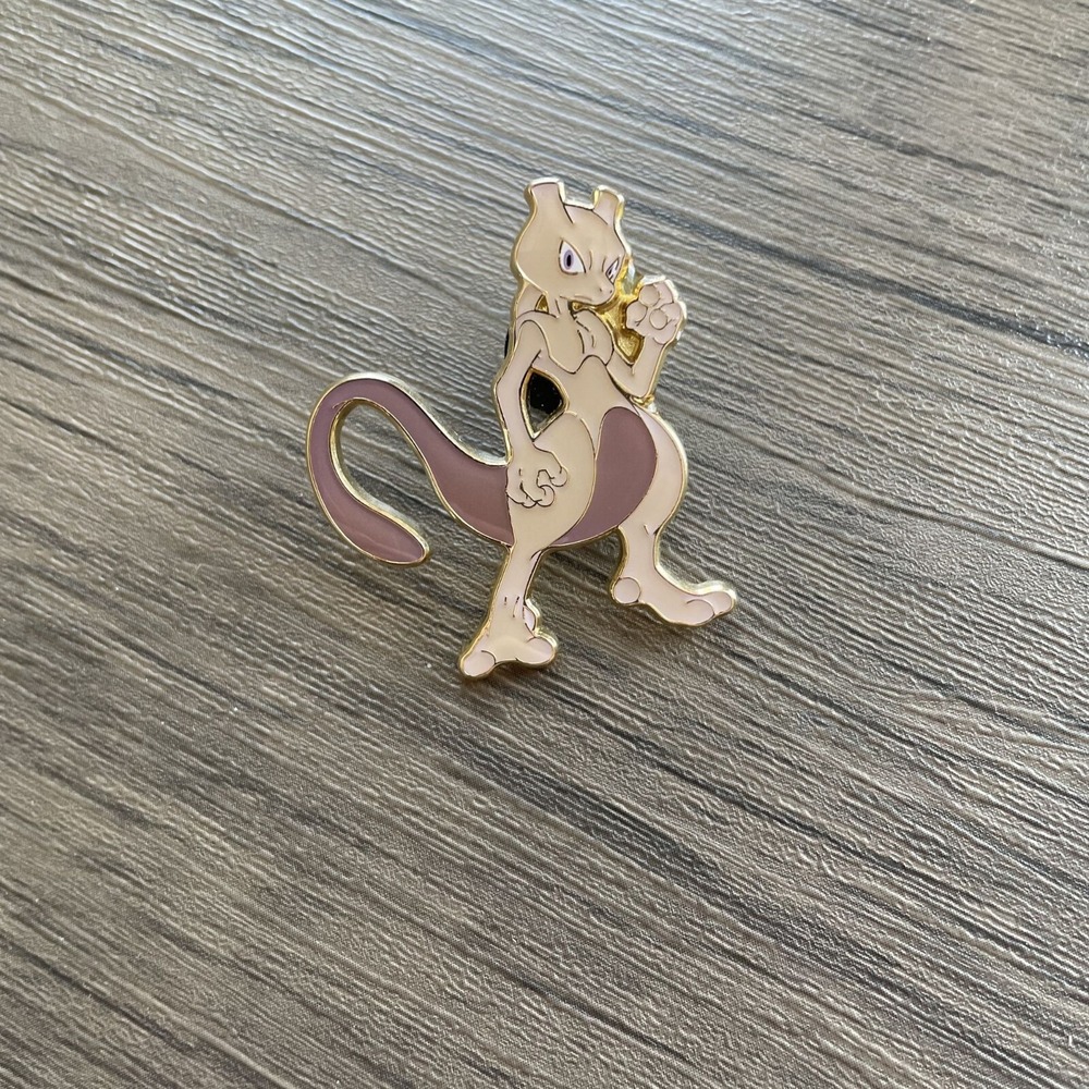 Nintendo Pokemon Mewtwo Shining Legends Pin OS Gold Purple Unisex Enamel Metal